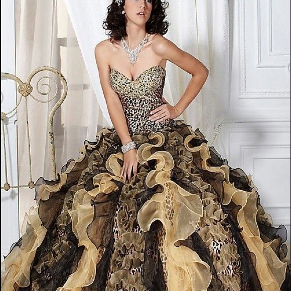 Tiffany quinceanara dress size 6 worn once